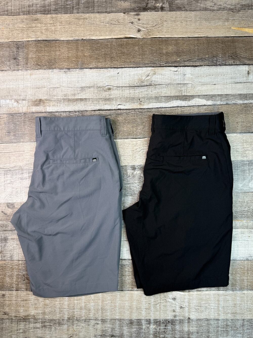 Lot of 2 Travis Mathew Mens 30 Golf Shorts Gray Black Stretch Performance 10"